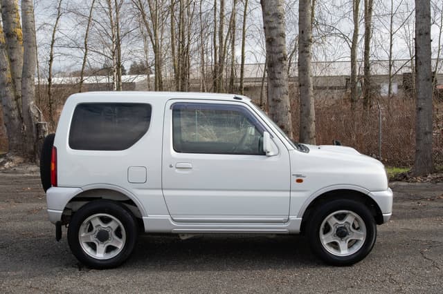2000 Suzuki Jimny JDM car for sale — photo 5 of 10