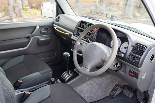 2000 Suzuki Jimny JDM car for sale — photo 9 of 10