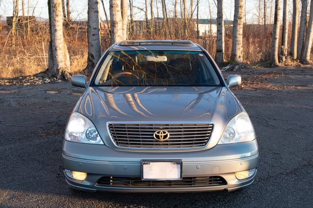 2000 Toyota Celsior JDM car for sale — photo 2 of 10