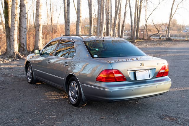 2000 Toyota Celsior JDM car for sale — photo 4 of 10