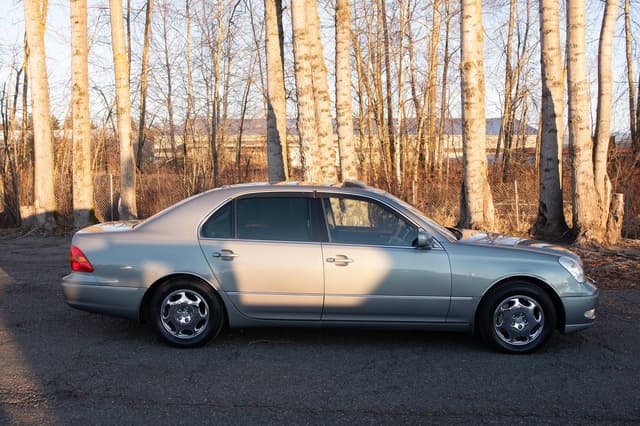 2000 Toyota Celsior JDM car for sale — photo 7 of 10
