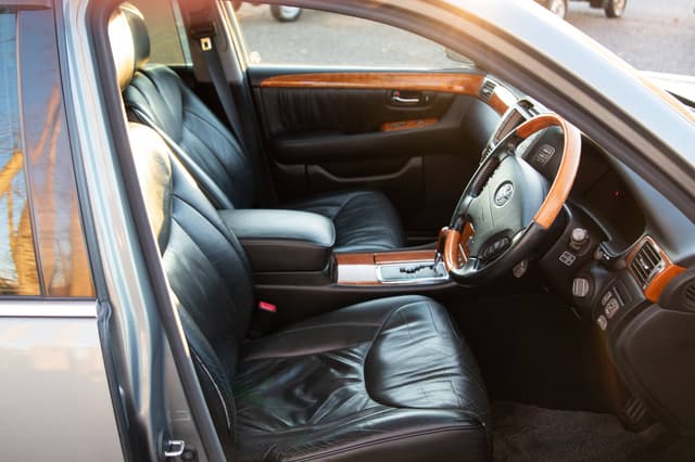 2000 Toyota Celsior JDM car for sale — photo 9 of 10