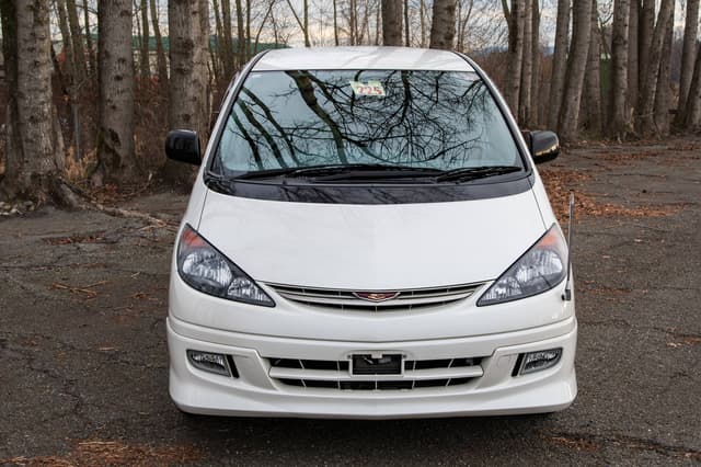 2000 Toyota Estima JDM car for sale — photo 2 of 10