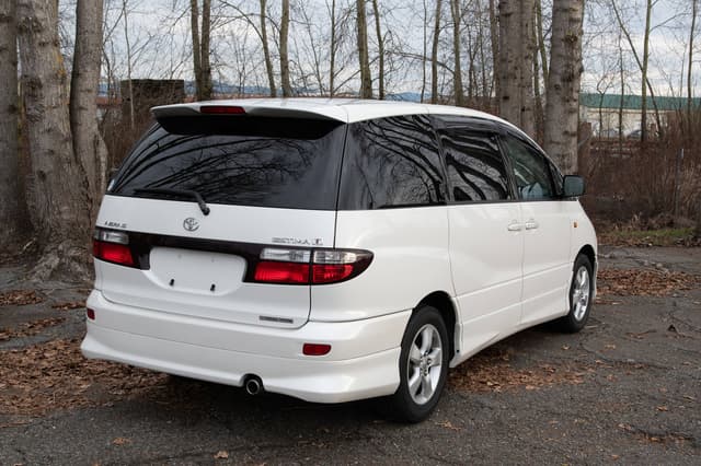 2000 Toyota Estima JDM car for sale — photo 6 of 10