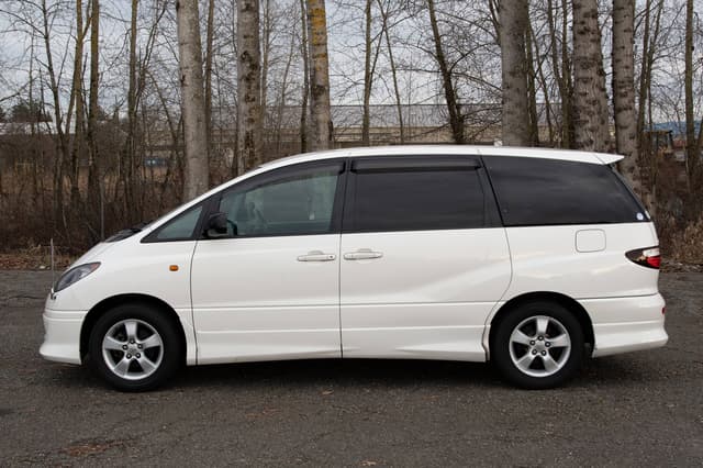 2000 Toyota Estima JDM car for sale — photo 7 of 10