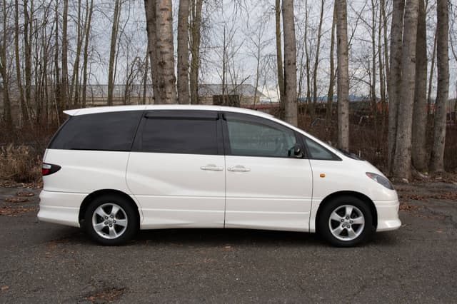 2000 Toyota Estima JDM car for sale — photo 8 of 10