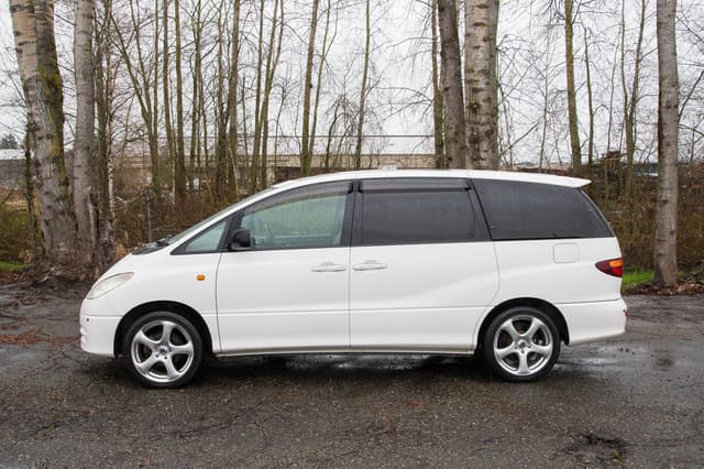 2000 Toyota Estima JDM car for sale — photo 5 of 10