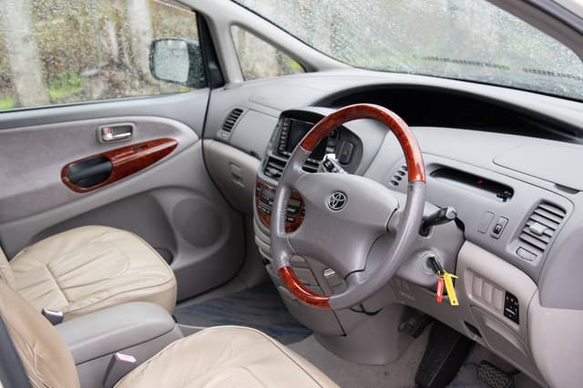 2000 Toyota Estima JDM car for sale — photo 9 of 10