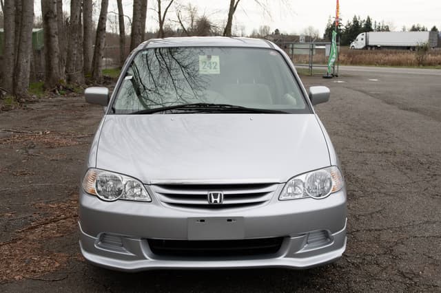 2000 Honda Odyssey JDM car for sale — photo 2 of 10