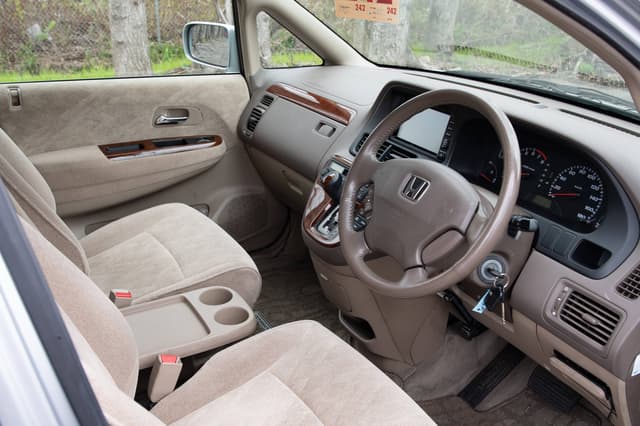 2000 Honda Odyssey JDM car for sale — photo 9 of 10
