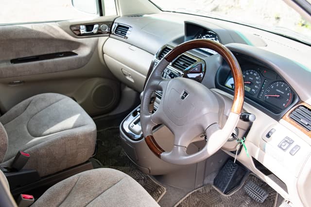 2001 Mitsubishi Chariot JDM car for sale — photo 9 of 10