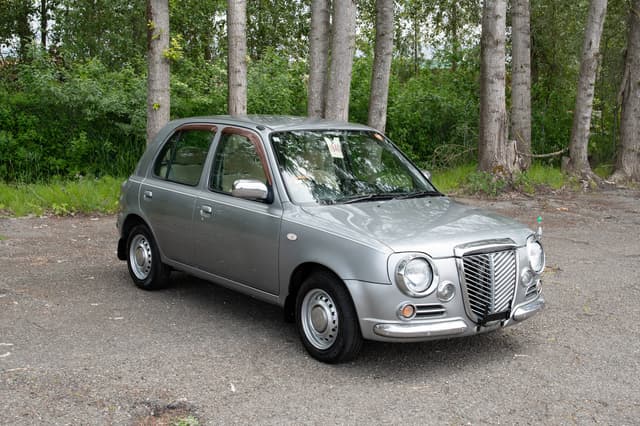 2001 Nissan March JDM car for sale — photo 3 of 10