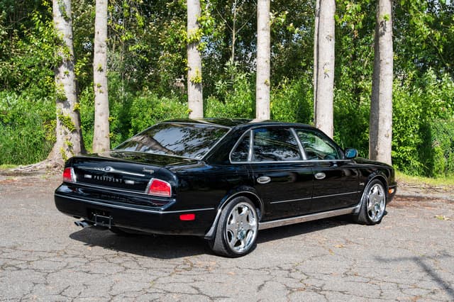 2001 Nissan President JDM car for sale — photo 6 of 10