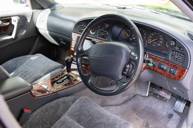 2001 Nissan President JDM car for sale — photo 7 of 10