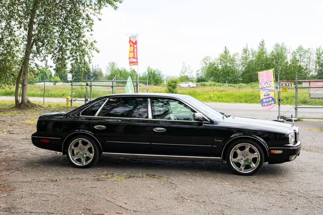 2001 Nissan President JDM car for sale — photo 9 of 10