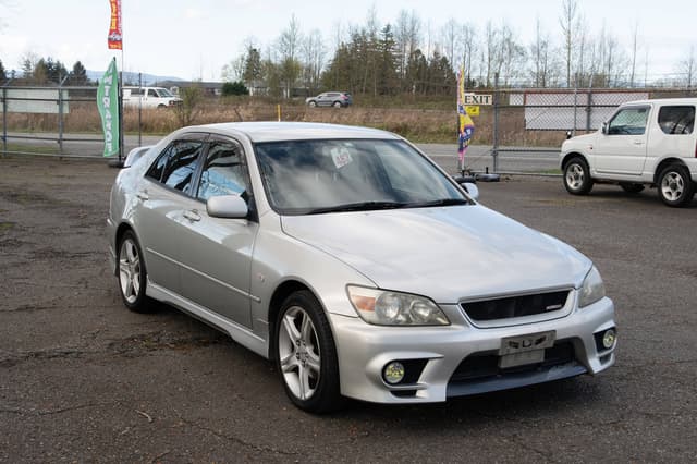 2001 Toyota Altezza JDM car for sale — photo 3 of 10