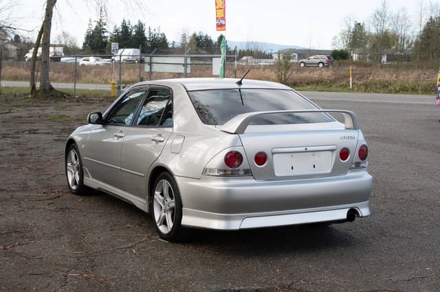 2001 Toyota Altezza JDM car for sale — photo 4 of 10