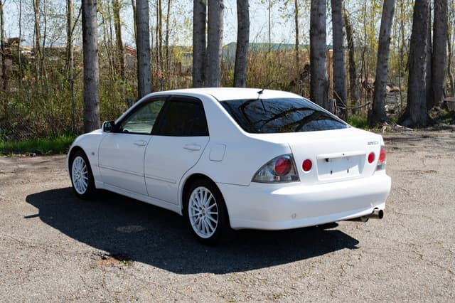 2001 Toyota Altezza JDM car for sale — photo 4 of 10