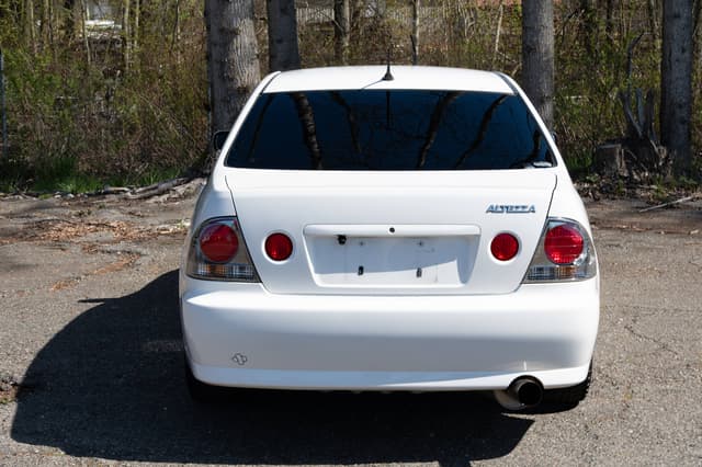 2001 Toyota Altezza JDM car for sale — photo 5 of 10