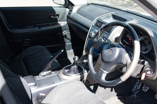 2001 Toyota Altezza JDM car for sale — photo 9 of 10