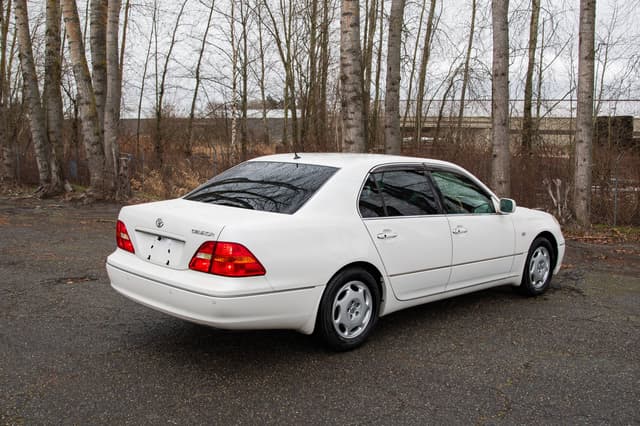 2001 Toyota Celsior JDM car for sale — photo 6 of 10