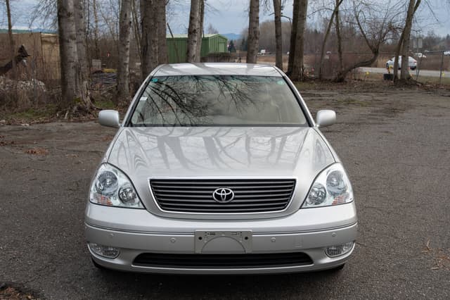 2001 Toyota Celsior JDM car for sale — photo 2 of 10