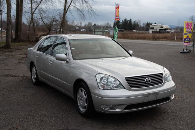 2001 Toyota Celsior JDM car for sale — photo 3 of 10
