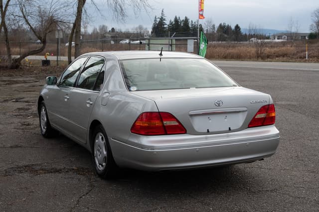 2001 Toyota Celsior JDM car for sale — photo 4 of 10