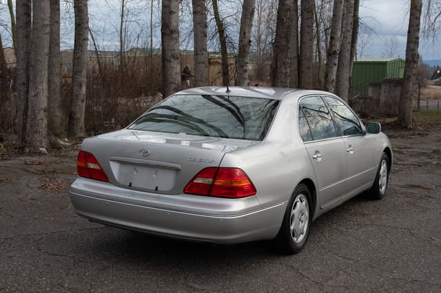 2001 Toyota Celsior JDM car for sale — photo 6 of 10