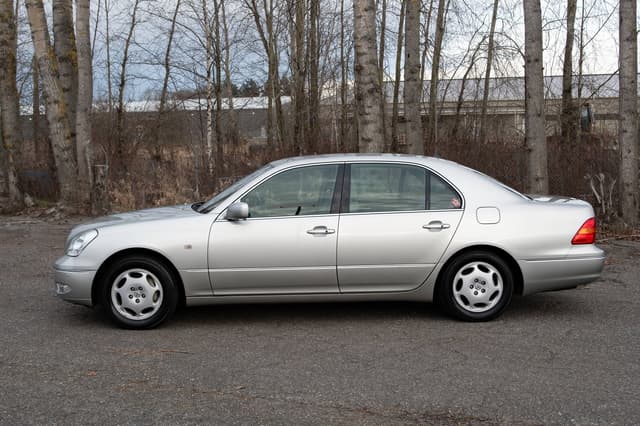 2001 Toyota Celsior JDM car for sale — photo 8 of 10