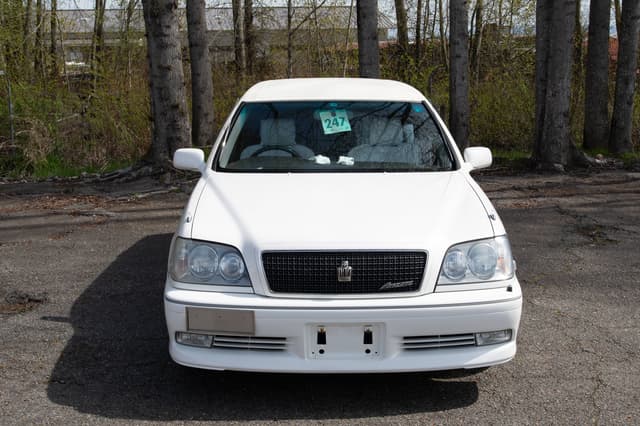 2001 Toyota Crown JDM car for sale — photo 2 of 10