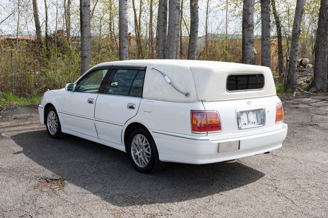2001 Toyota Crown JDM car for sale — photo 3 of 10