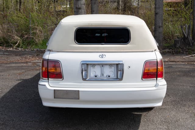 2001 Toyota Crown JDM car for sale — photo 4 of 10