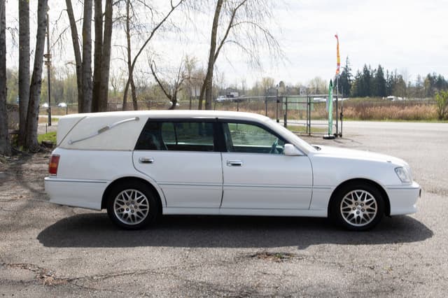 2001 Toyota Crown JDM car for sale — photo 8 of 10