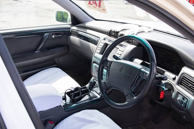 2001 Toyota Crown JDM car for sale — photo 9 of 10