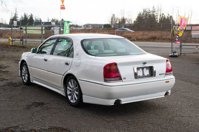 2001 Toyota Majesta JDM car for sale — photo 4 of 10