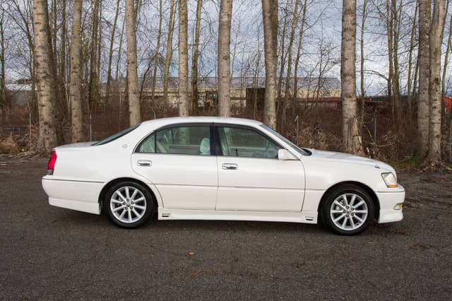 2001 Toyota Majesta JDM car for sale — photo 7 of 10