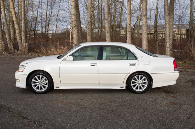 2001 Toyota Majesta JDM car for sale — photo 8 of 10