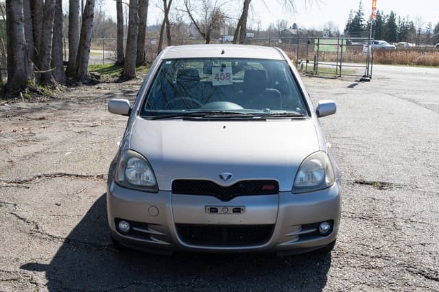 2001 Toyota Vitz JDM car for sale — photo 2 of 10