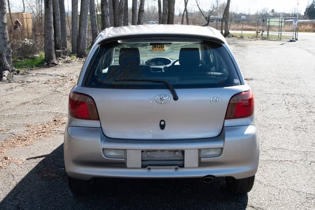 2001 Toyota Vitz JDM car for sale — photo 4 of 10