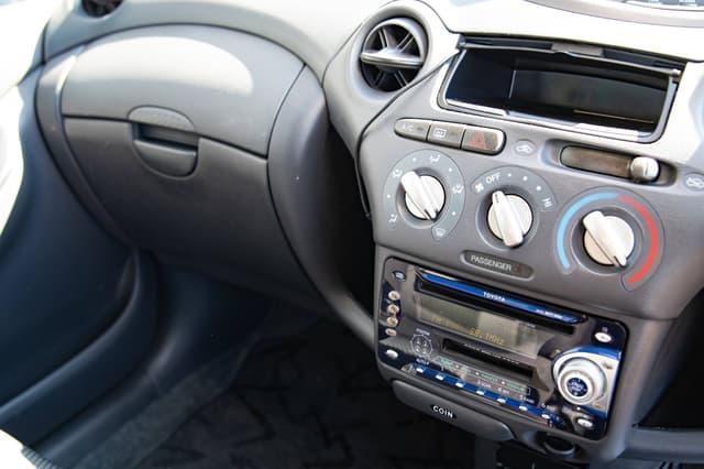 2001 Toyota Vitz JDM car for sale — photo 10 of 10