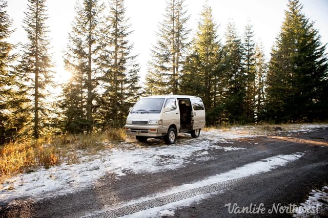 1995 Toyota HiAce JDM car for sale — photo 4 of 10