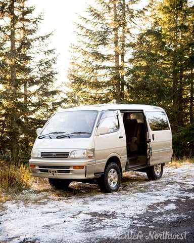 1995 Toyota HiAce JDM car for sale — photo 7 of 10