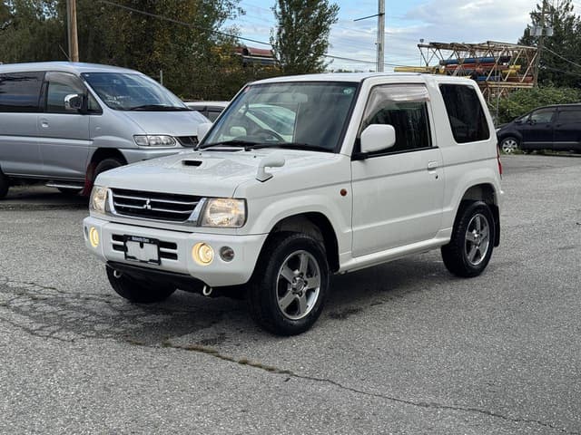 2004 Mitsubishi Pajero JDM car for sale — photo 3 of 10