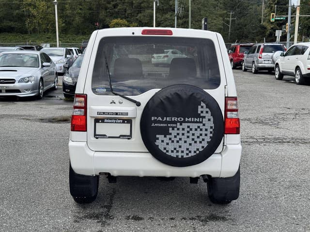 2004 Mitsubishi Pajero JDM car for sale — photo 6 of 10