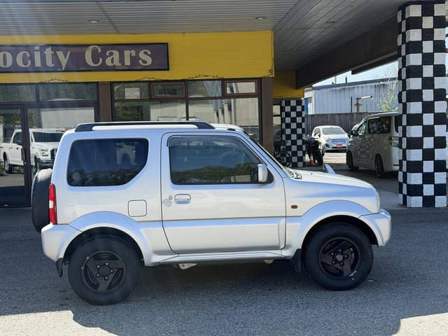 2004 Suzuki Jimny JDM car for sale — photo 8 of 10