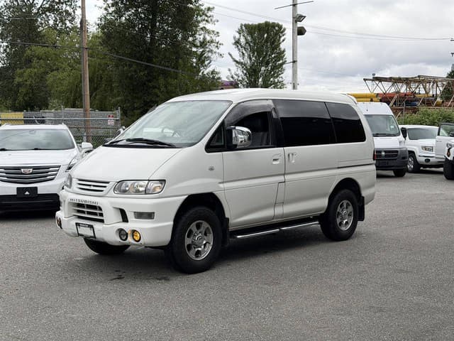 2005 Mitsubishi Delica JDM car for sale — photo 3 of 10