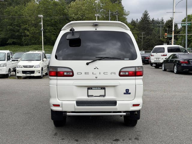 2005 Mitsubishi Delica JDM car for sale — photo 6 of 10