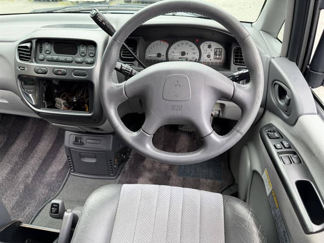 2005 Mitsubishi Delica JDM car for sale — photo 10 of 10