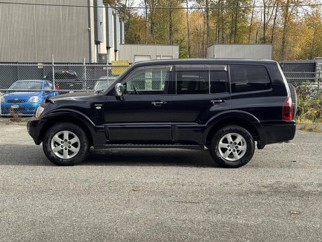 2006 Mitsubishi Pajero JDM car for sale — photo 4 of 10